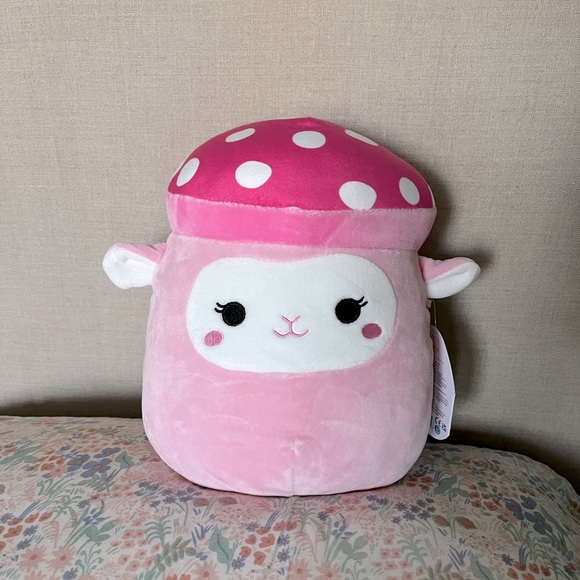 Squishmallows Accessories - Elsa the pink lamb with a mushroom hat, Boxlunch exclusive